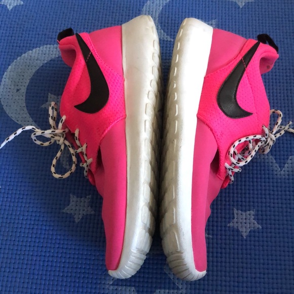 Nike Hot Pink Sneaker Runner Running Shoes - Picture 5 of 8